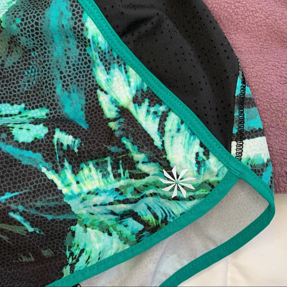 Athleta Green/Black Tropical Running Shorts Size XS - Picture 7 of 7